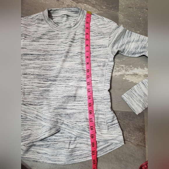 Lululemon Close to Crossing Long Sleeve *Rulu. White, Grey. Striped. Size XS - Picture 11 of 12